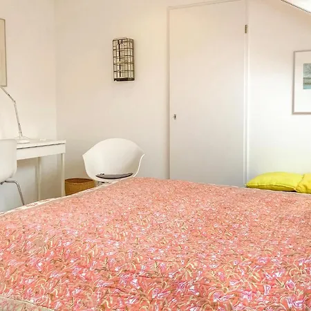 2 Bedroom Lovely In